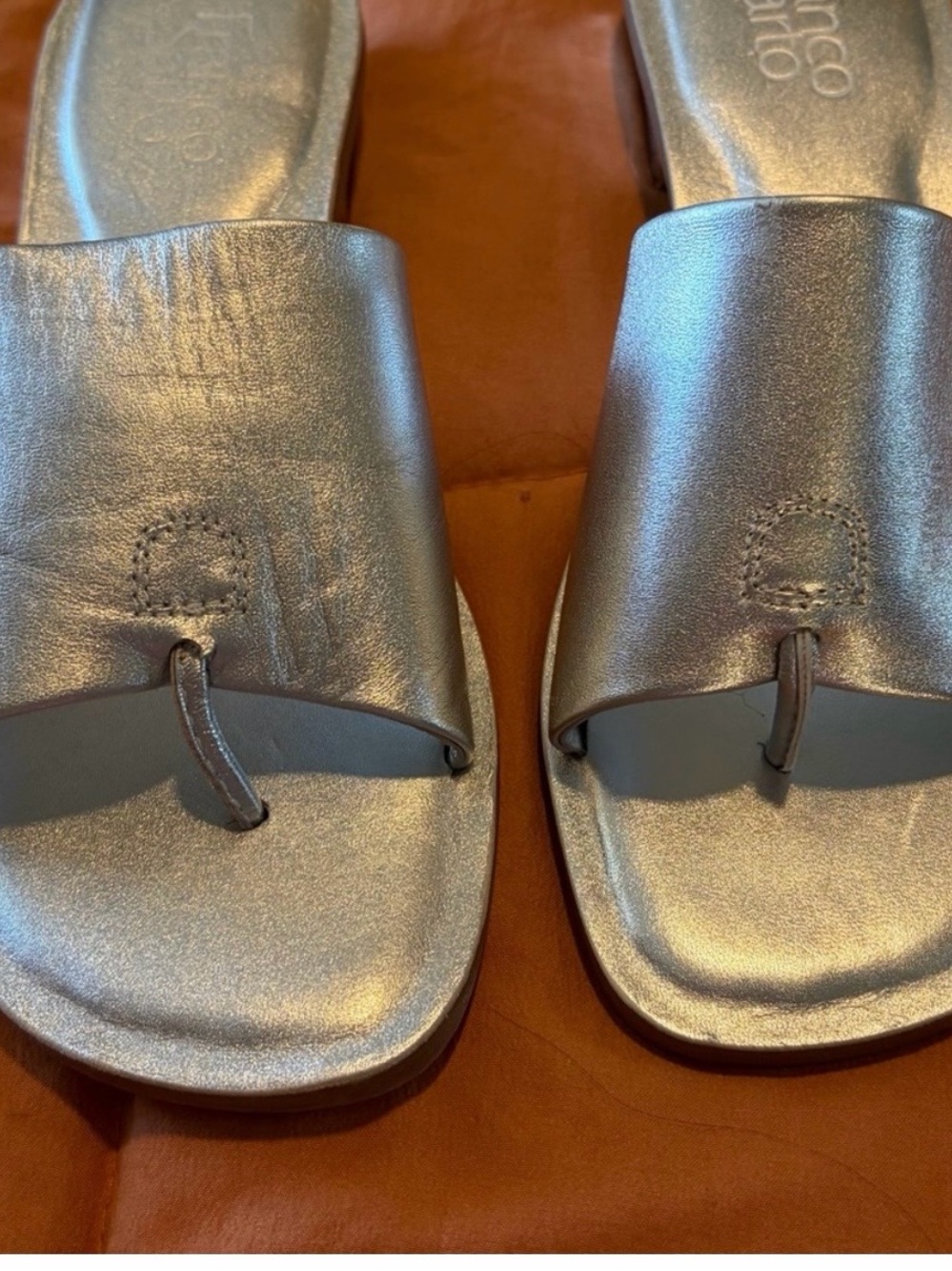 LAST DAY !!! FRANCO SARTO Metallic Silver Slip-On Slides LIKE NEW - Picture 3 of 5